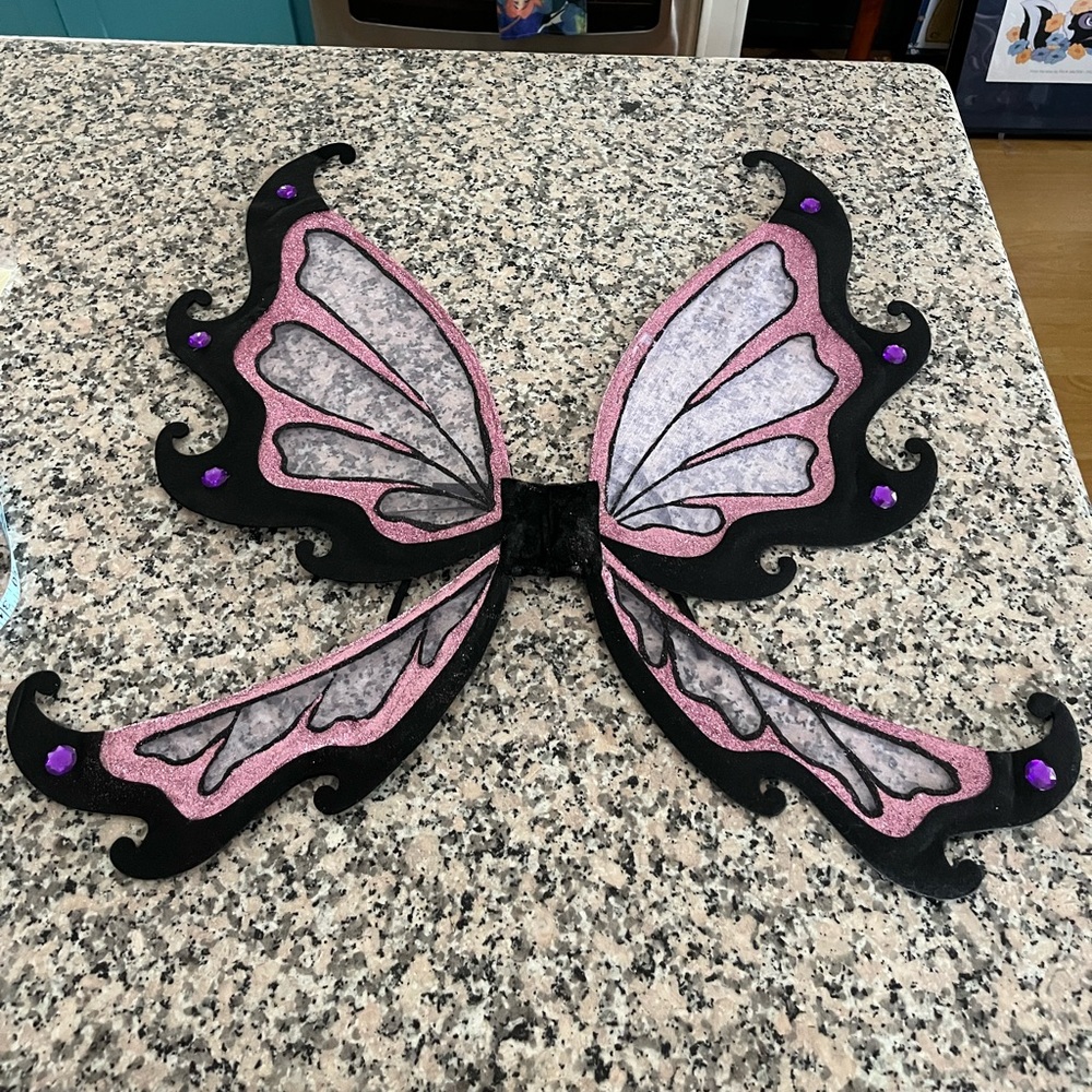 Butterfly wings missing some glitter - Picture 5 of 5